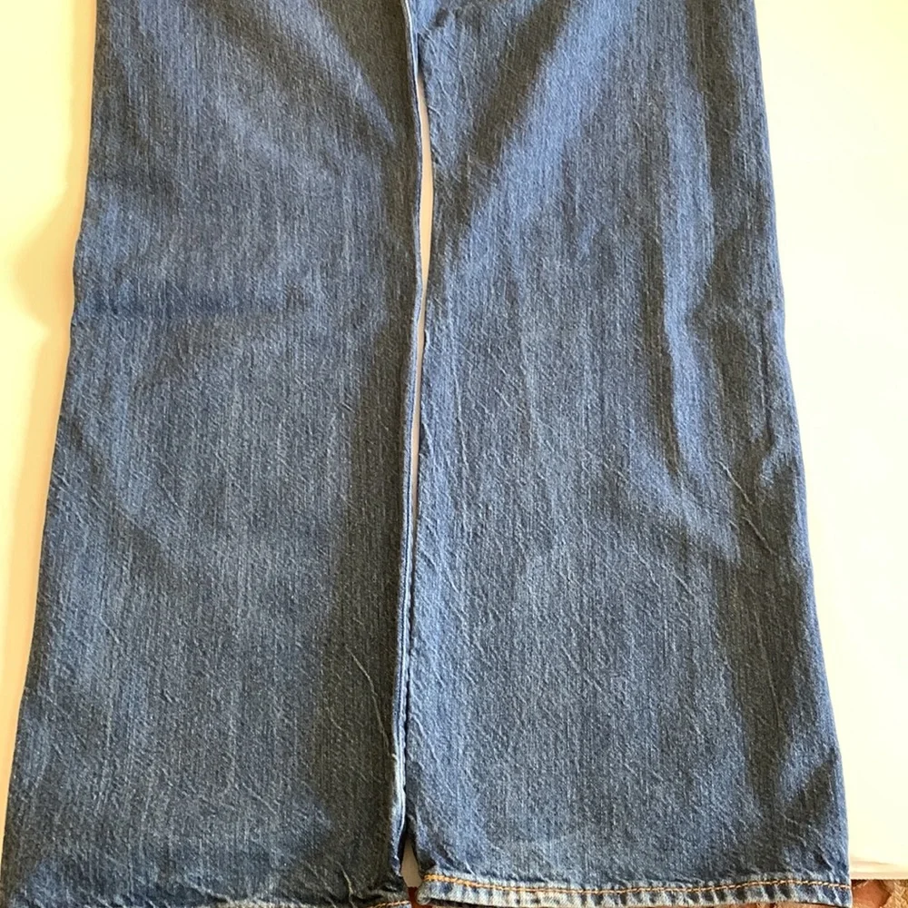 LEVI’S JEANS. Men’s 501 W38XL34. Button fly.‎ Five pockets.